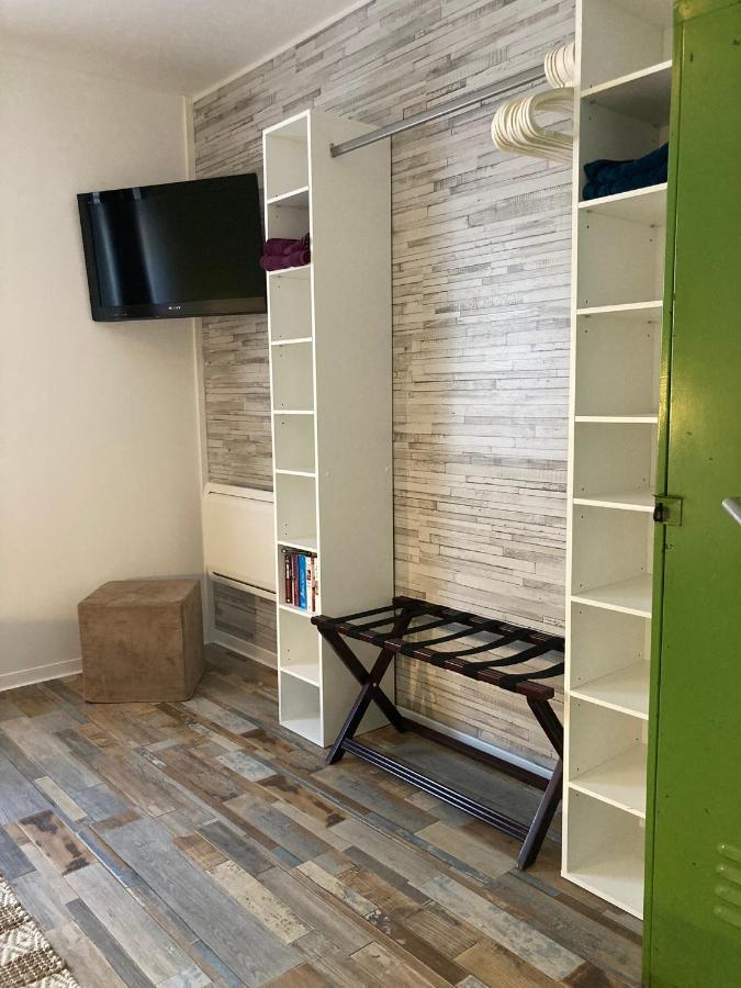 Living At Saarpartments -Adultsonly- 2 Bedrooms, Kitchen - Business & Holiday Apartments For Long- And Short Term Stay, 3 Min To Train Station, Secure E-Bike Parking! 萨尔布吕肯 外观 照片