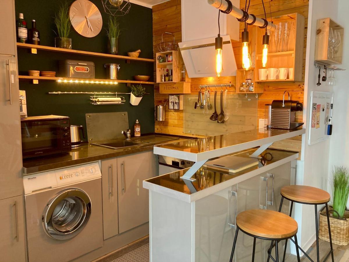 Living At Saarpartments -Adultsonly- 2 Bedrooms, Kitchen - Business & Holiday Apartments For Long- And Short Term Stay, 3 Min To Train Station, Secure E-Bike Parking! 萨尔布吕肯 外观 照片