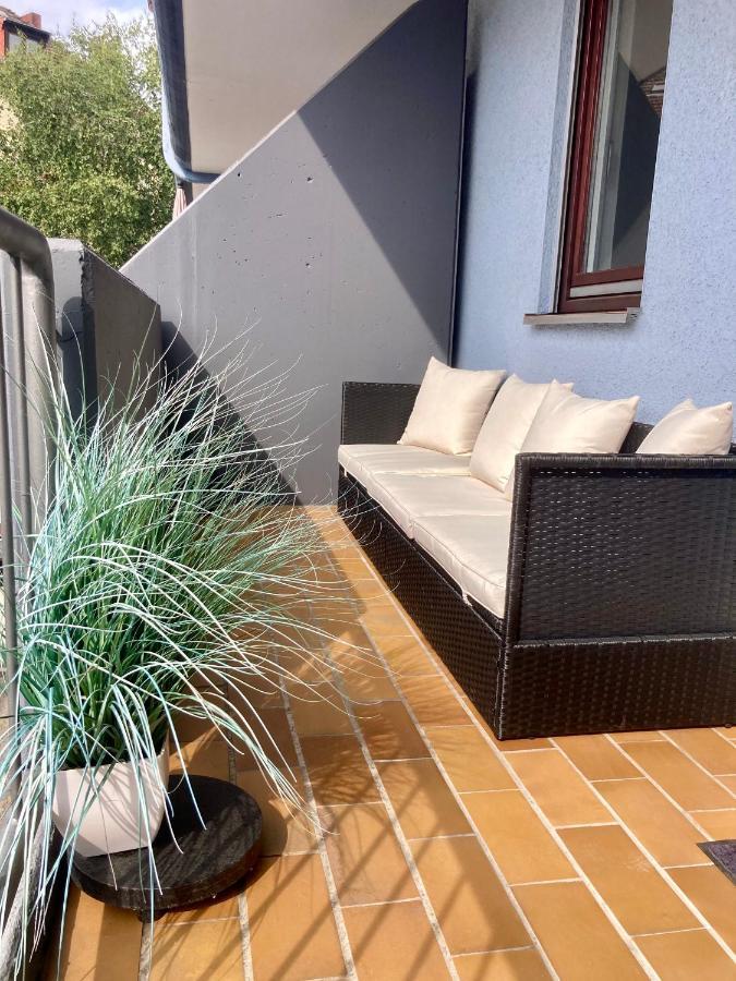 Living At Saarpartments -Adultsonly- 2 Bedrooms, Kitchen - Business & Holiday Apartments For Long- And Short Term Stay, 3 Min To Train Station, Secure E-Bike Parking! 萨尔布吕肯 外观 照片
