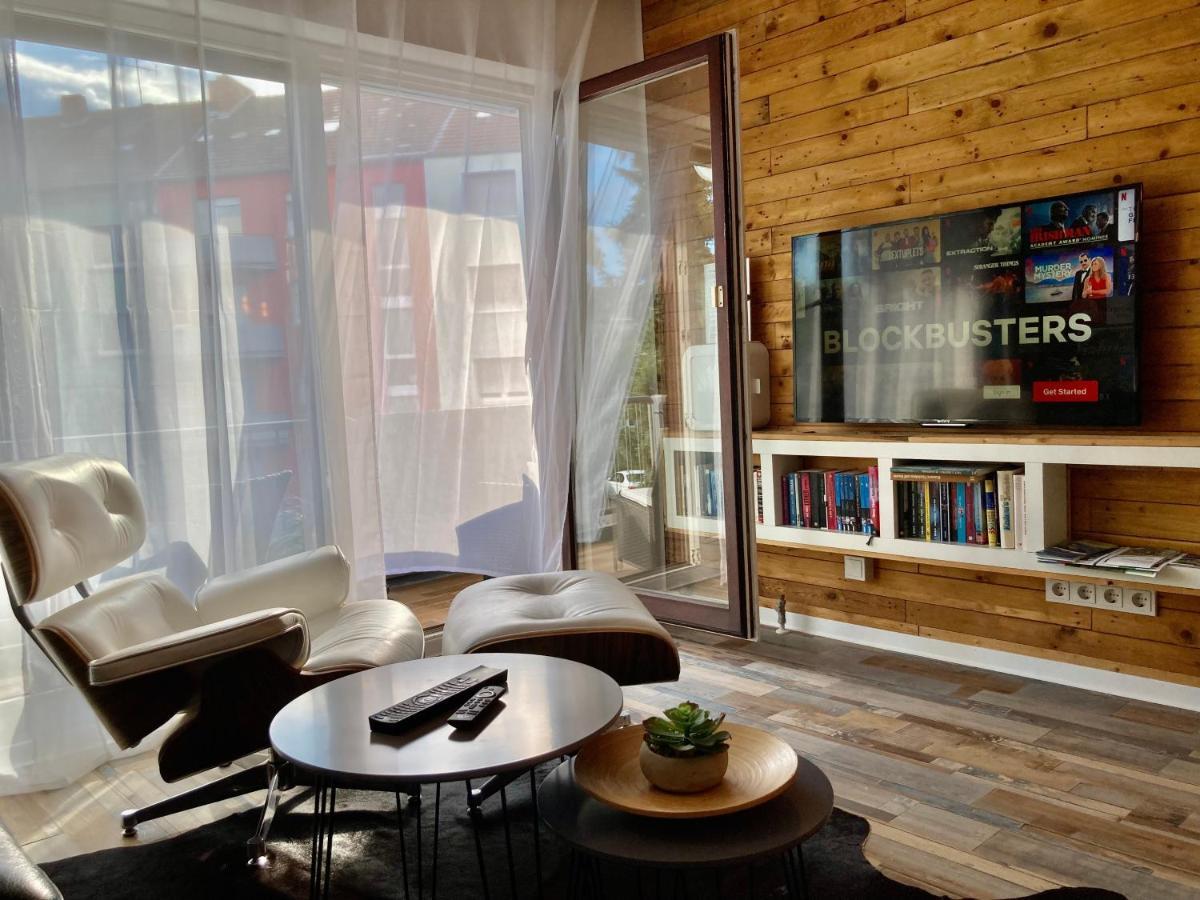 Living At Saarpartments -Adultsonly- 2 Bedrooms, Kitchen - Business & Holiday Apartments For Long- And Short Term Stay, 3 Min To Train Station, Secure E-Bike Parking! 萨尔布吕肯 外观 照片