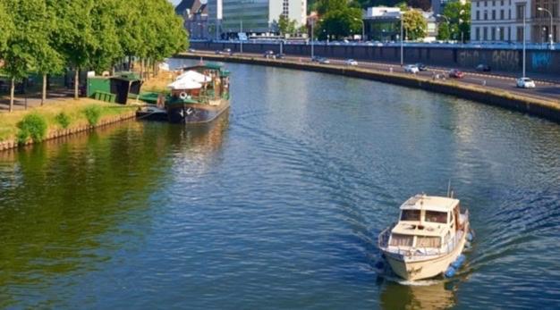 Living At Saarpartments -Adultsonly- 2 Bedrooms, Kitchen - Business & Holiday Apartments For Long- And Short Term Stay, 3 Min To Train Station, Secure E-Bike Parking! 萨尔布吕肯 外观 照片